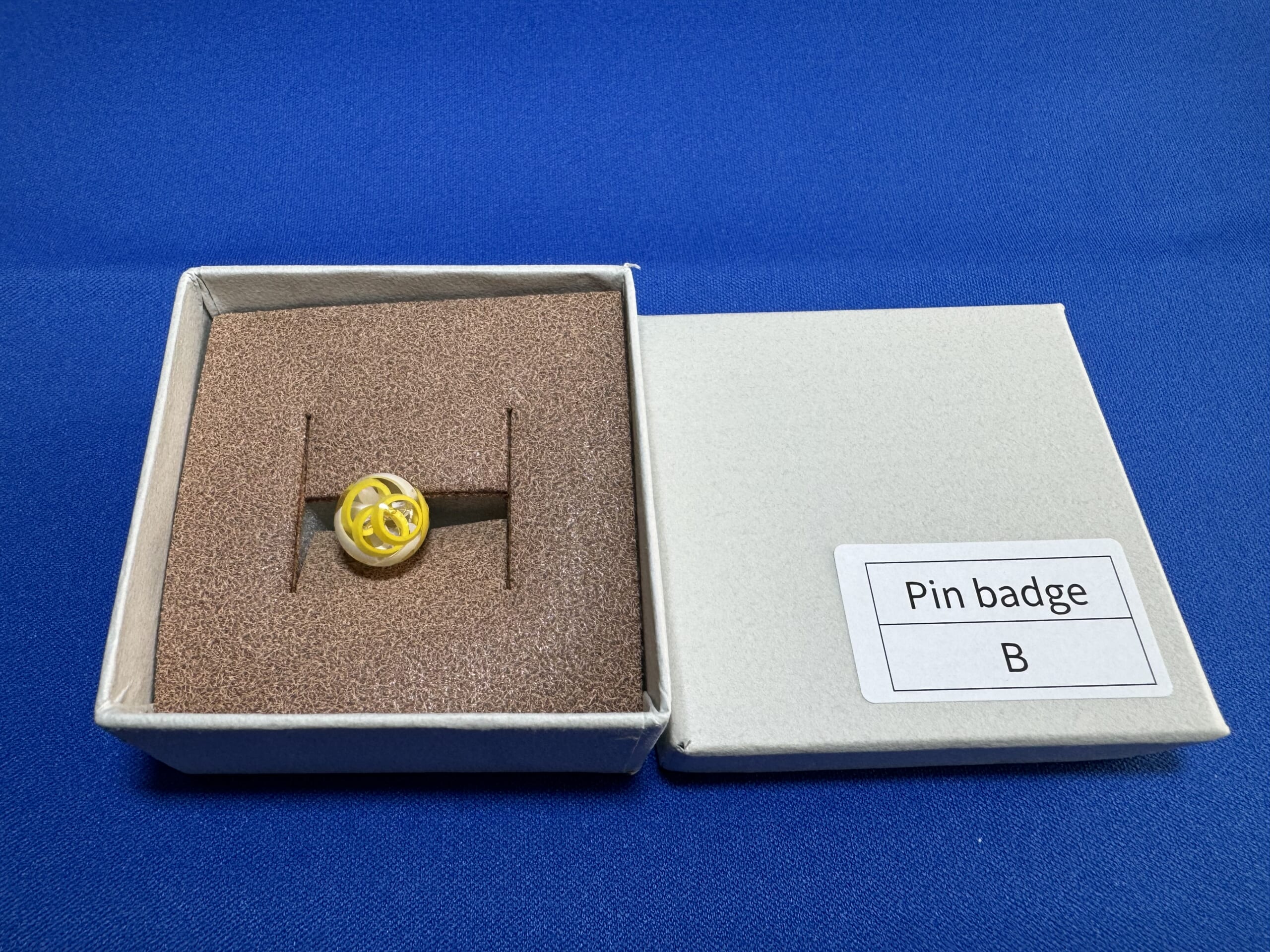 Pin badge_B